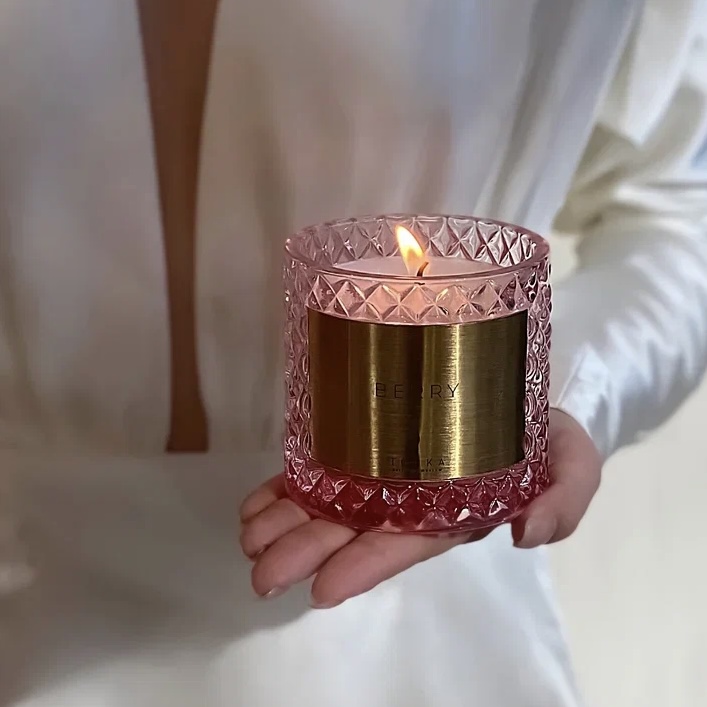 Tonka Candle Berry 220