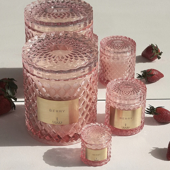 Tonka Candle Berry 220