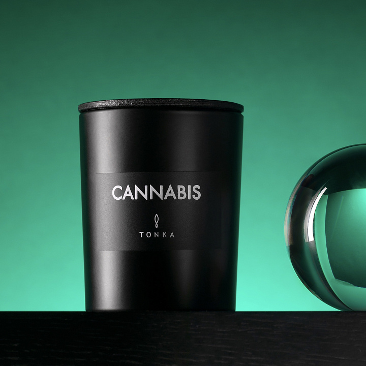 Tonka Candle Cannabis Black Matt 