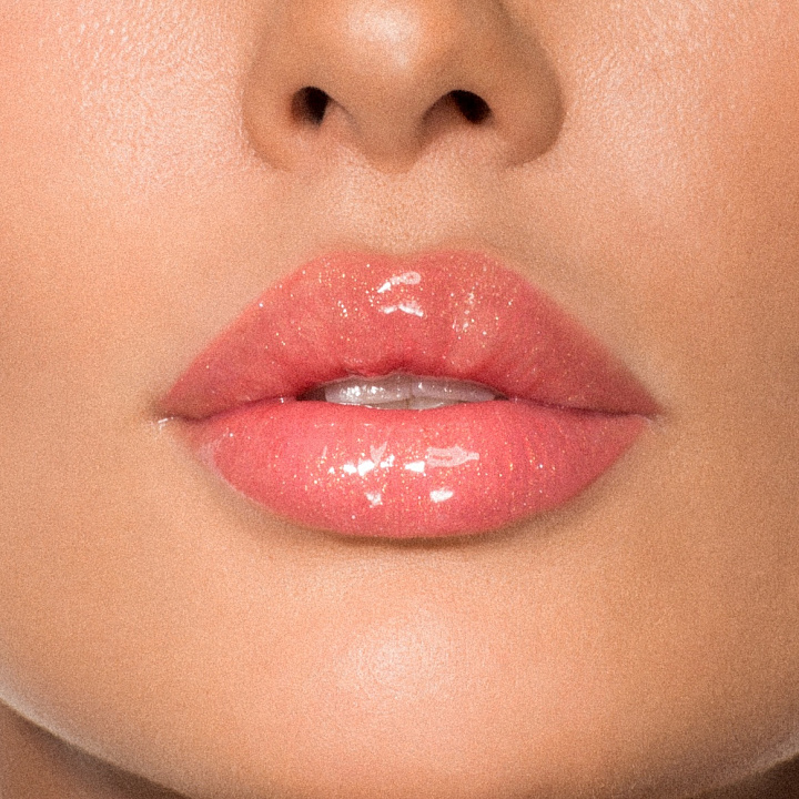 LUSCIOUS LIPS™  №326 «Main Attraction»