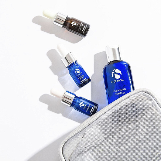 IS CLINICAL THE ESSENTIALS EXPERIENCE KIT