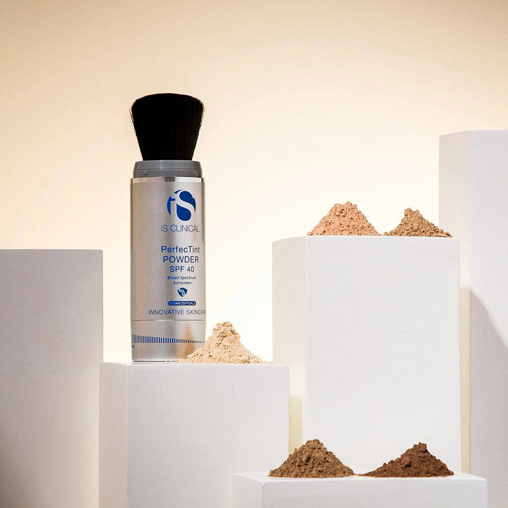 IS Clinical PerfecTint Powder SPF 40