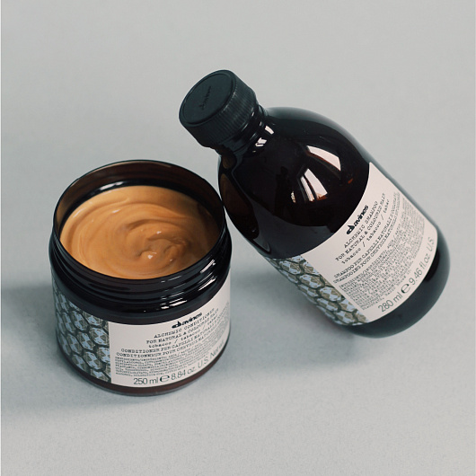 Davines Alchemic Shampoo For Natural And Coloured Hair (Tobacco)