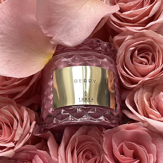 Tonka Candle Berry 50