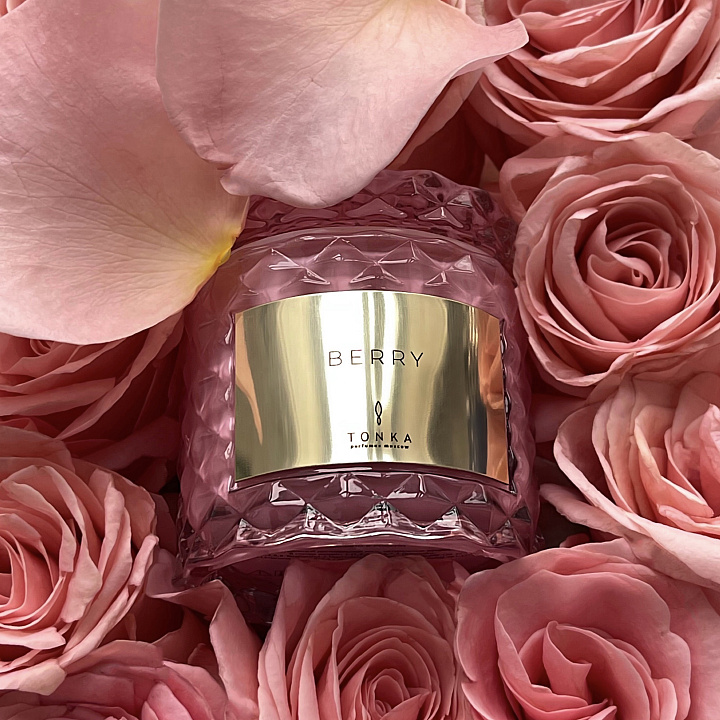 Tonka Candle Berry 50