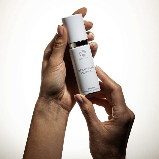 IS CLINICAL BRIGHTENING COMPLEX