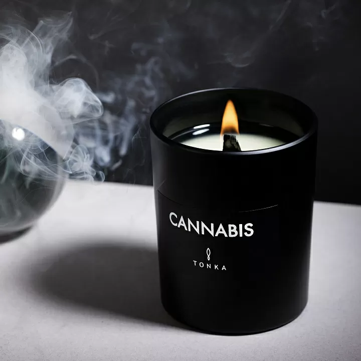 Tonka Candle Cannabis Black Matt 