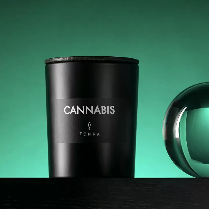 Tonka Candle Cannabis Black Matt 